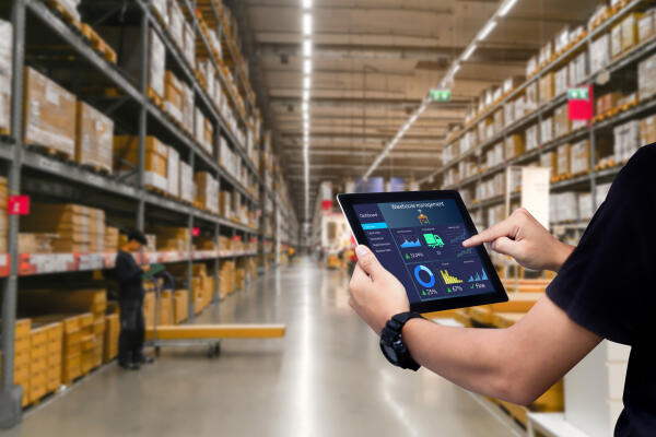 Arbeit mit Logistiksoftware Arbeit mit Logistiksoftware