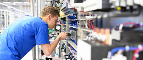 Elektroniker Automatisierungstechnik Ausbildung: Berufsbild & Freie ...