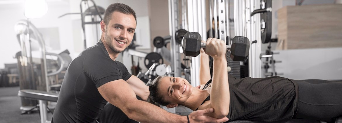 Wie Werde Ich Fitnesstrainer? Ausbildung & Gehalt | Azubiyo