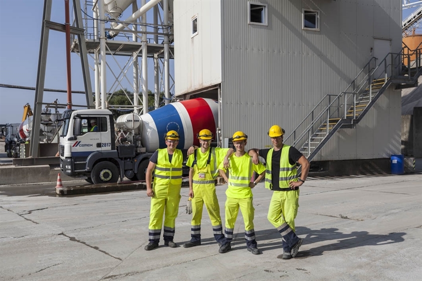 CEMEX Deutschland AG: Fahrmischer in der Beladung