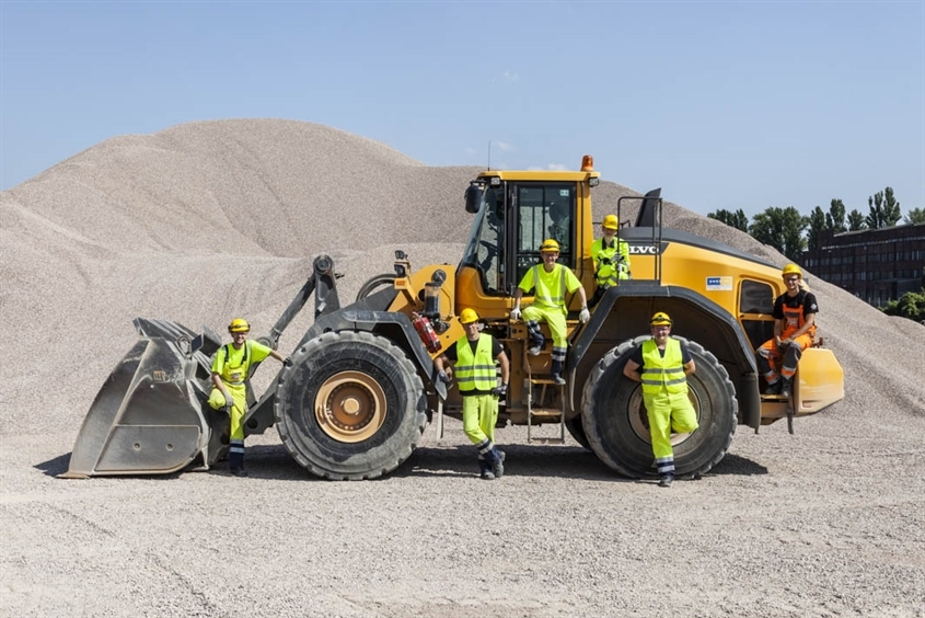 CEMEX Deutschland AG: Radlader im Tagebau