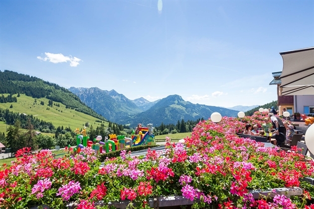 Alpenhotel Oberjoch Mayer GmbH: Mitten in den Allgäuer Alpen