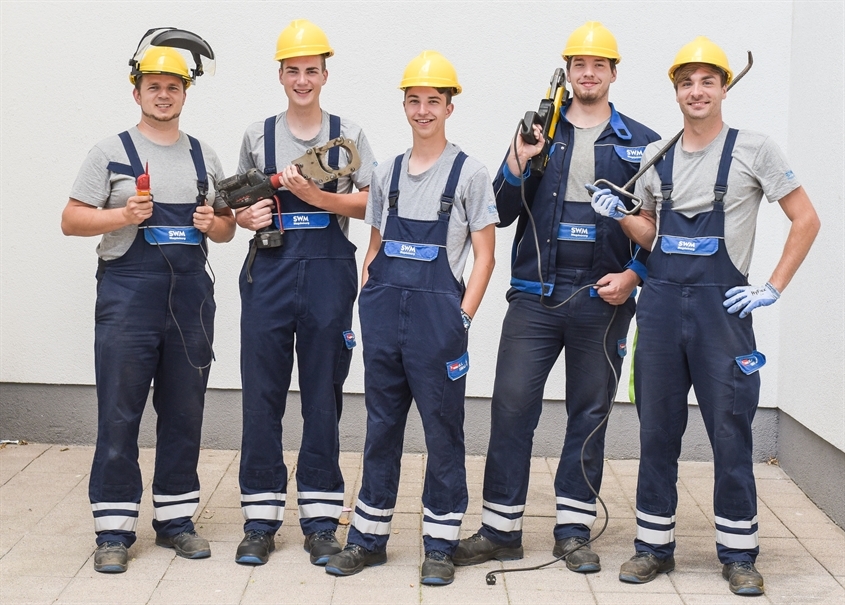 Städtische Werke Magdeburg GmbH & Co. KG: Gruppenbild gewerbl.-/technische Azubis