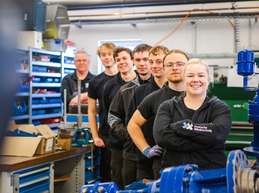 Deutsche Windtechnik AG: Ein Teil unserer Azubis im Trainingscenter Viöl