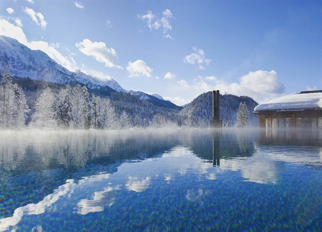 Schloss Elmau GmbH & Co. KG: Badehaus - Infinity Rooftop Pool