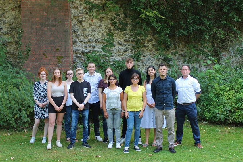 Regionales Landesamt für Schule und Bildung: Zum gemeinsamen Start in die Ausbildung des Jahrganges 2022 lernten sich alle bei einem Azubi-Treffen kennen - organisiert vom Jahrgang 2021!!