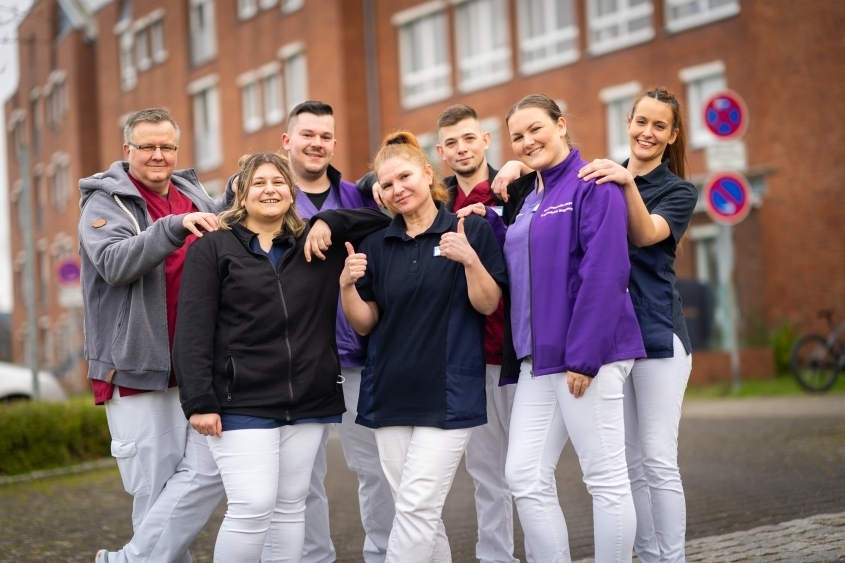 Diakonisches Werk in Cuxhaven e.V.: Nicht alle Superhelden tragen Capes. Manche tragen Kittel!