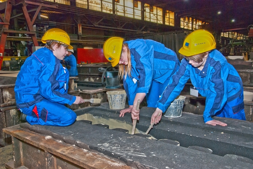 Stahlwerke Bochum GmbH: Girls Day 2019 in der Handformerei