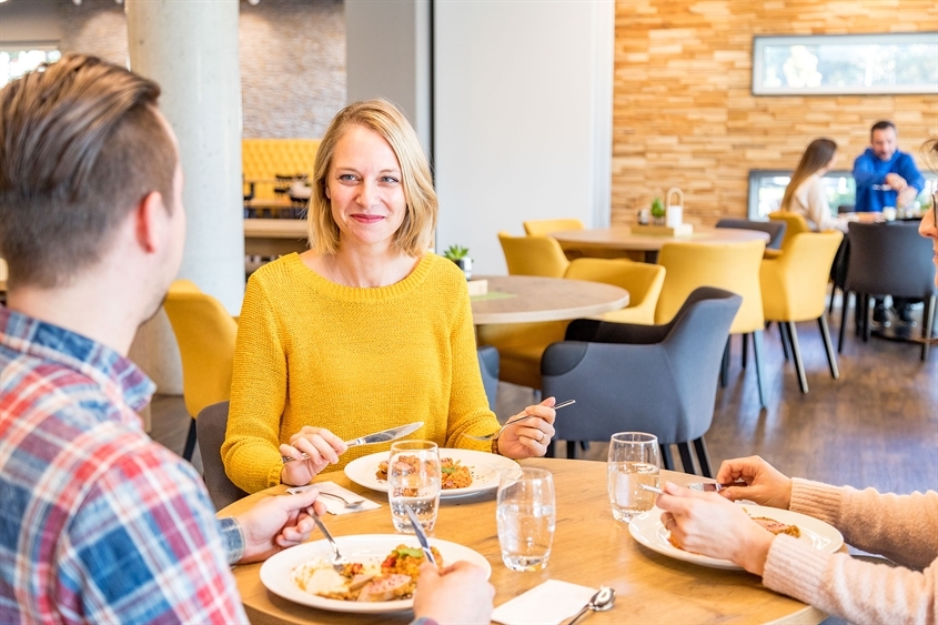 Schauinsland-reisen gmbh: Unsere Kantine kurz nach 12 Uhr