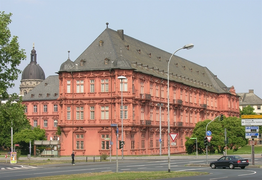 mainzplus CITYMARKETING GmbH: Unsere Location - Kurfürstliches Schloss