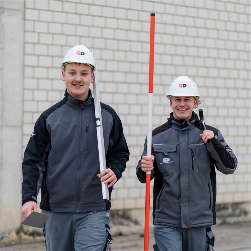 Gebr. Donhauser Bau GmbH & Co.KG: Ob als Maurer, Stahlbetonbauer...🏗️