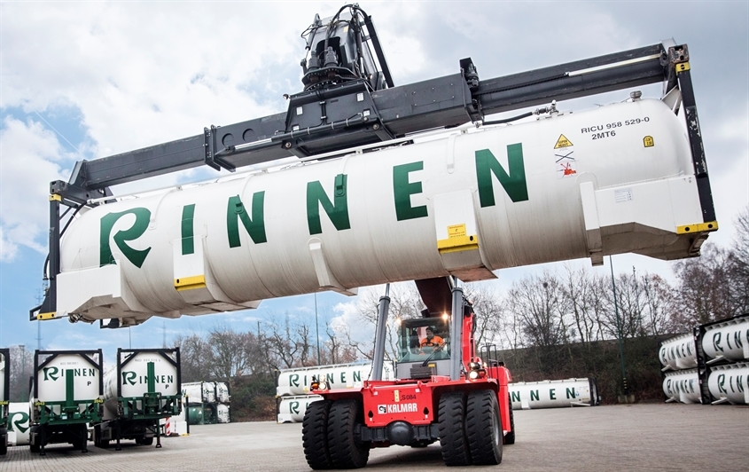 Rinnen GmbH & Co. KG Internationale Spedition: Unser Tankcontainer Lager